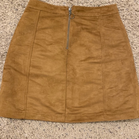 Suede skirt - Picture 2 of 3